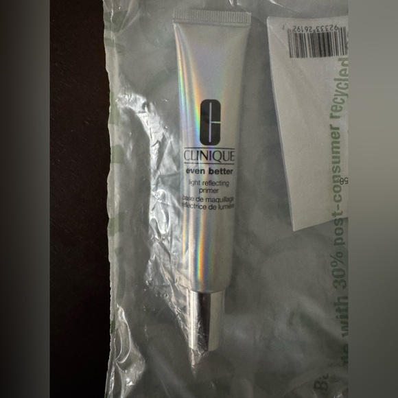 Clinique Bundle - Picture 3 of 10